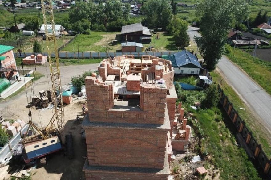 Губернатор Шумков показал, как идёт строительство Чимеевского храма