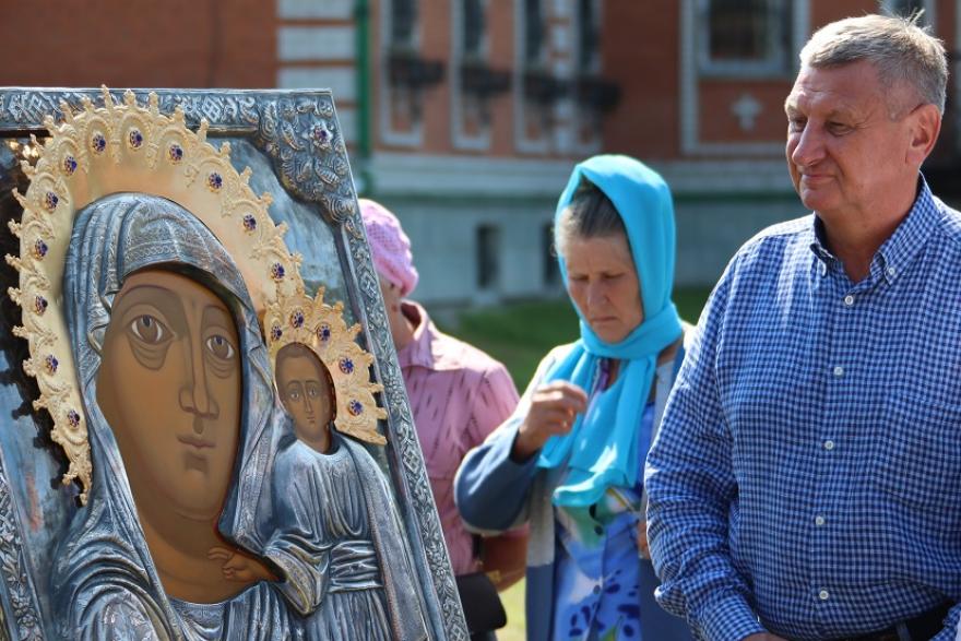 В Чимеево отпраздновали день Казанской иконы