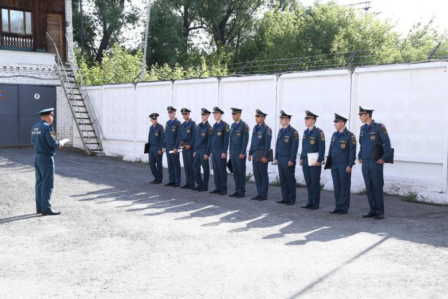 Ряды курганских сотрудников МЧС пополнили 11 офицеров