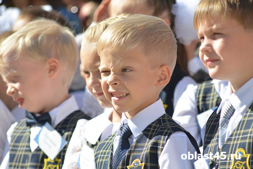 Российские школьники начнут новый учебный год в традиционном формате 