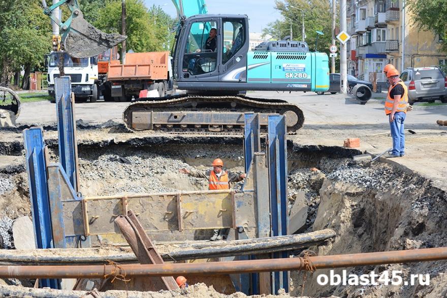Курганские власти рассказали, когда закончится ремонт коллектора на улице Куйбышева