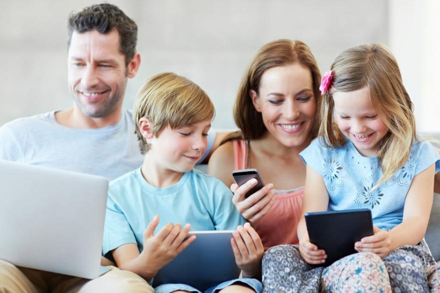 Как смартфон может расширить кругозор и влюбить ребенка в учебу?
