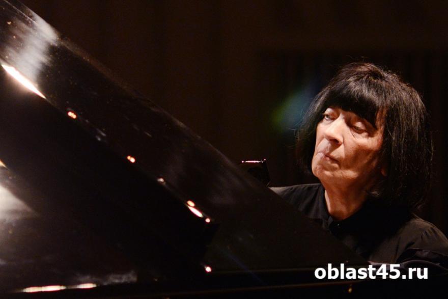 Курган готовится к уникальному фестивалю знаменитой пианистки Элисо Вирсаладзе 
