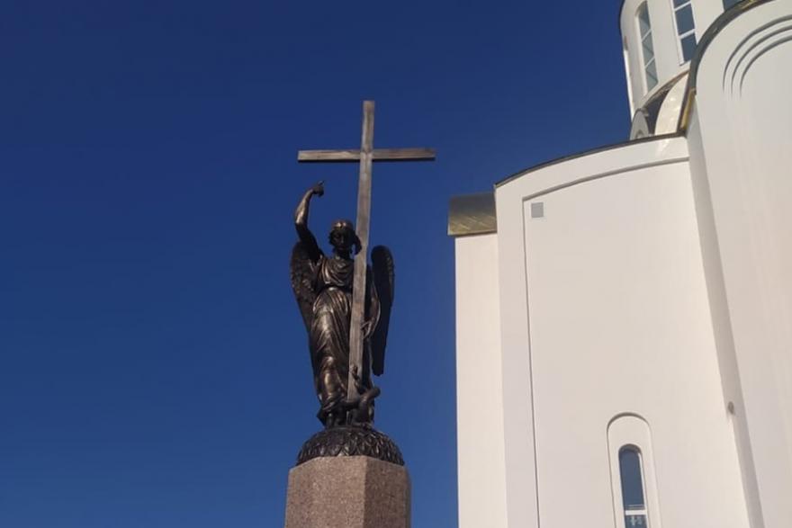 В Кургане установили копию скульптуры ангела из Санкт-Петербурга