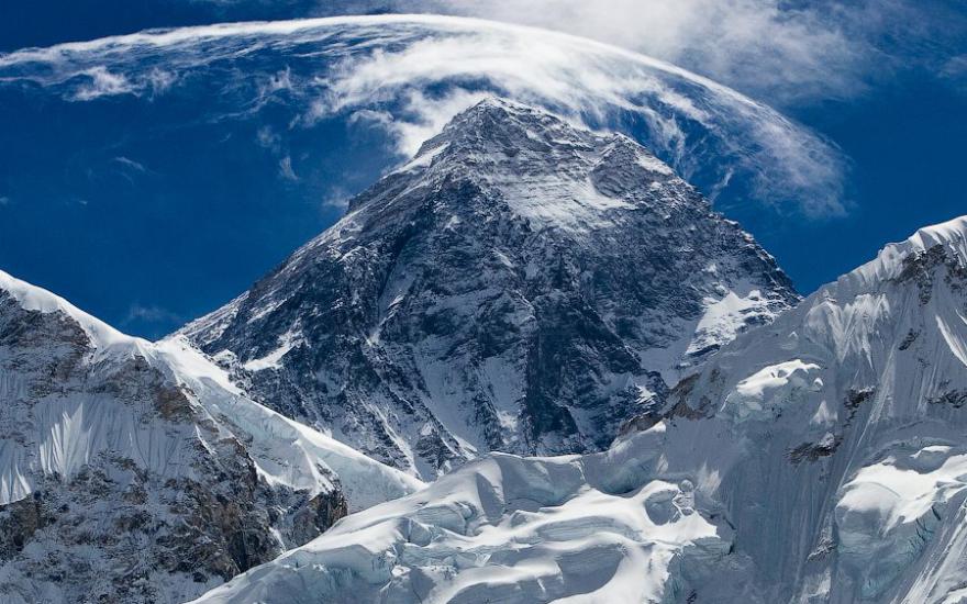 Эверест закрыт для альпинистов