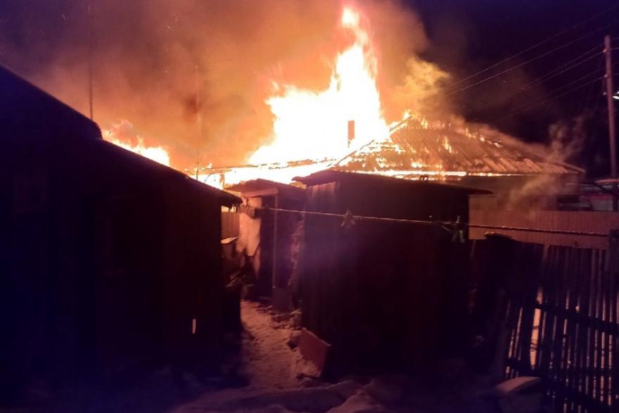 В Кургане из-за неисправной печи произошёл пожар в жилом доме