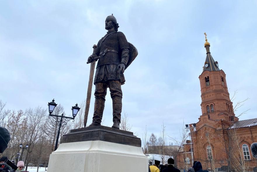 В городском саду Кургана открыли памятник Александру Невскому