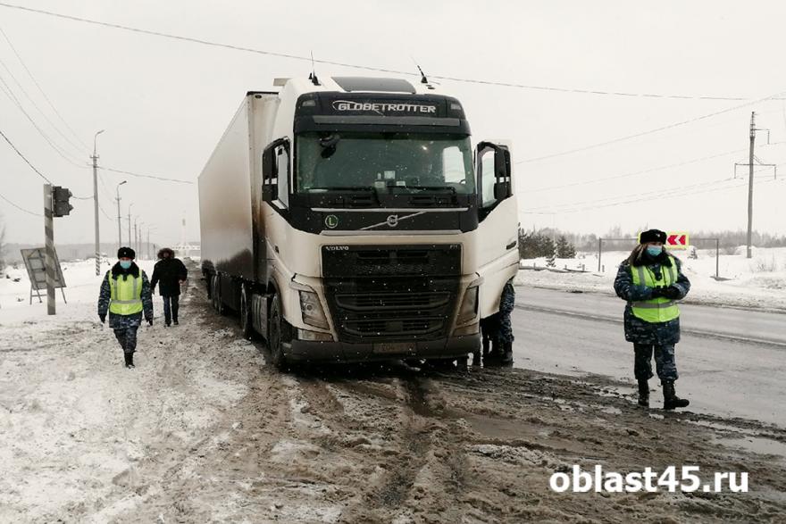На границе России с Казахстаном запретили ввоз 20 тонн кормов 