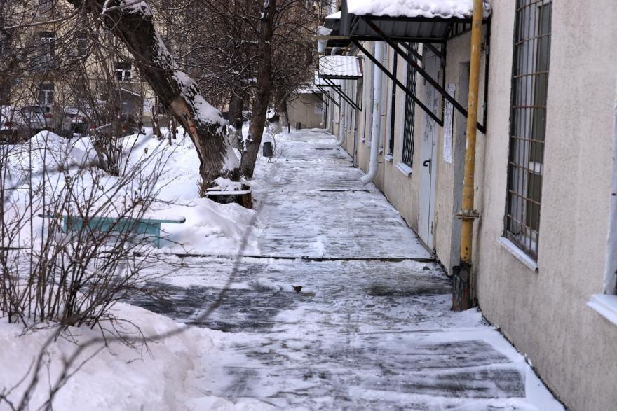 Губернатор Курганской области выделил управкомпании, которые плохо чистят дворы от снега