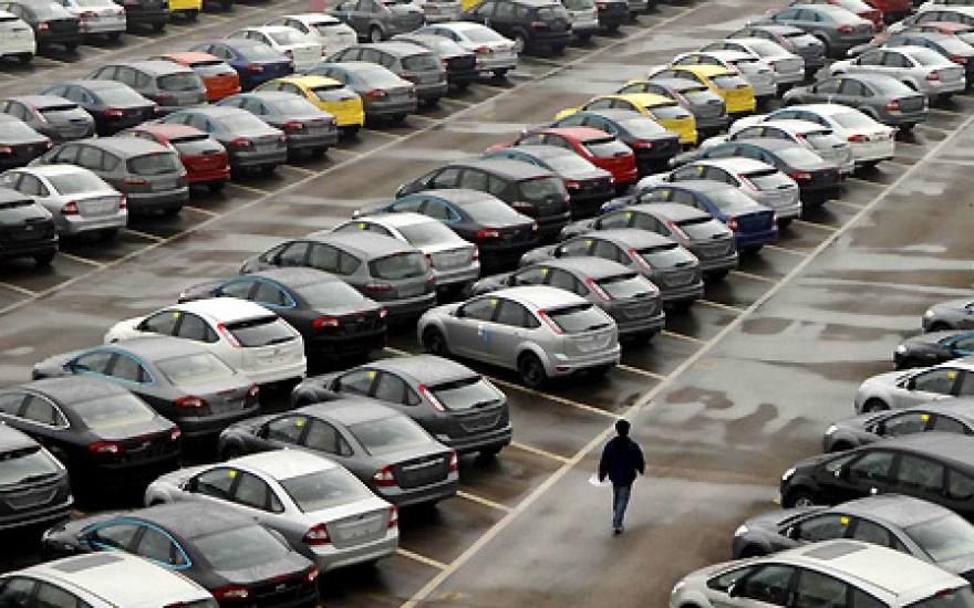 В России снизились продажи легковых автомобилей