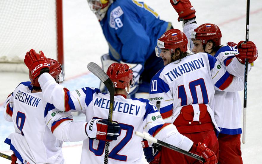 Сборная России по хоккею одержала четвертую победу подряд