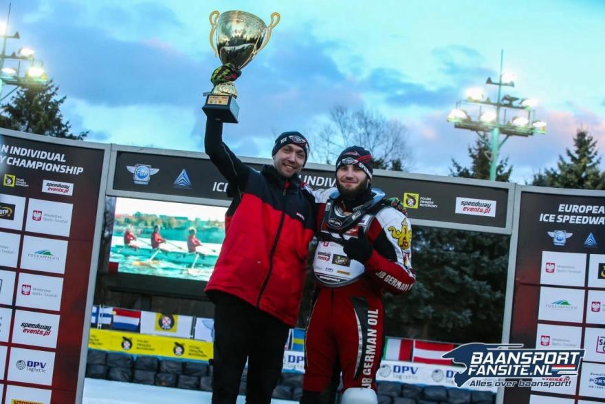 Шадринец победил в финале чемпионата Европы по ледовому спидвею
