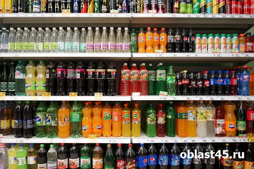 Pepsi-Cola и Coca-Cola объявили о приостановке продаж в России