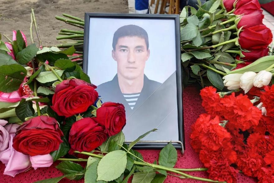 В Макушинском районе простились с погибшим на Украине Аменом Мурзагуловым