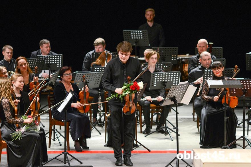 Первая скрипка: Пётр Лундстрем рассказал о поездке на Донбасс