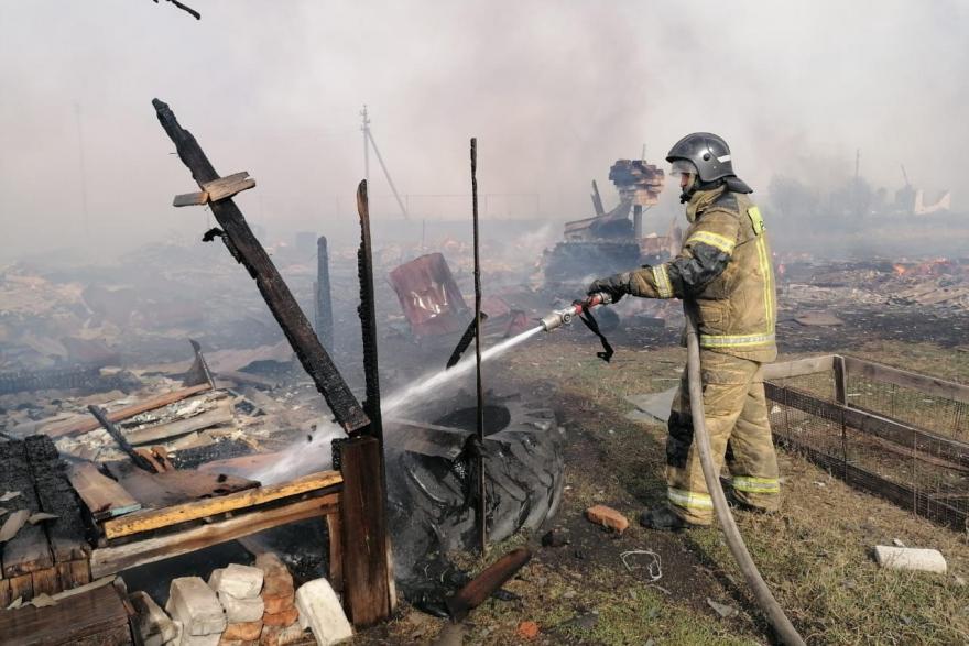 Крупные пожары в Курганской области локализованы, жители эвакуированы
