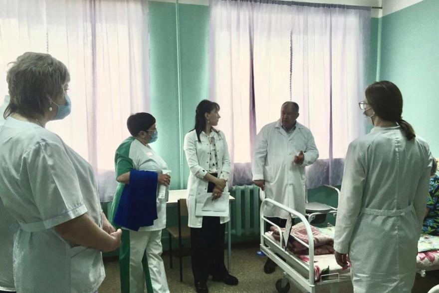 В Курганской области пациентов райбольницы осмотрел профессор из Санкт-Петербурга