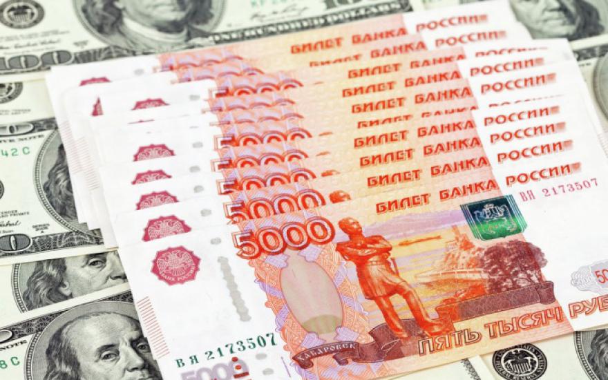 Рубль продолжает укрепляться по отношению к доллару и евро