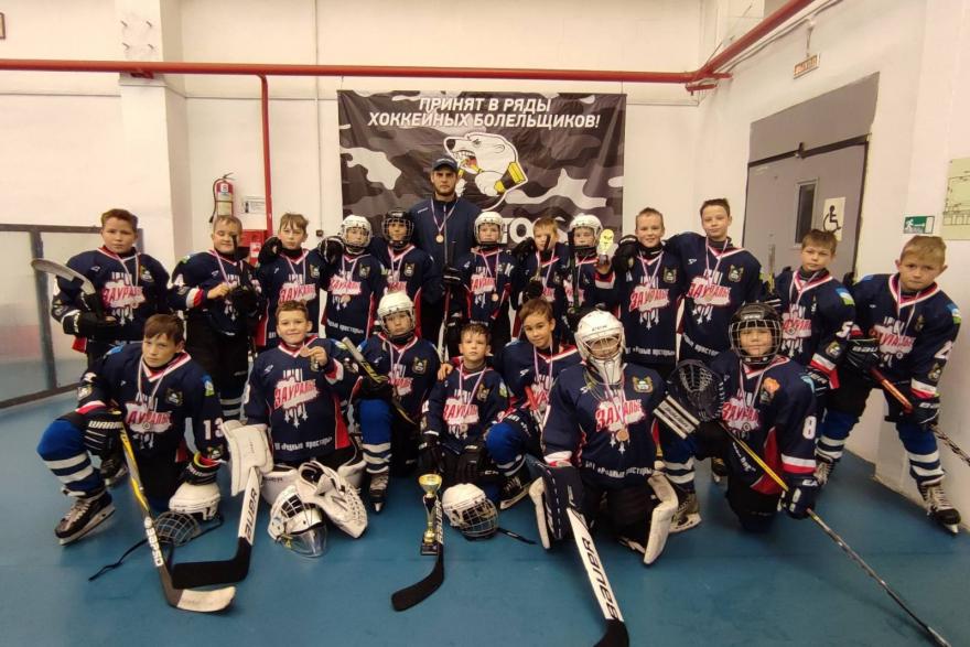 Юные хоккеисты клуба «Зауралье» взяли бронзу на детском турнире
