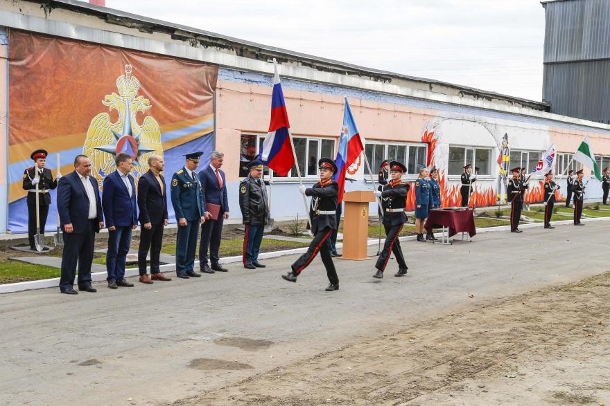 В Кургане открыли аллею в честь 75-летия специальной пожарной охраны России