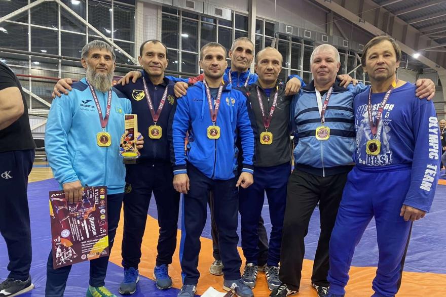 Курганские спортсмены привезли медали с чемпионата России по греко-римской борьбе