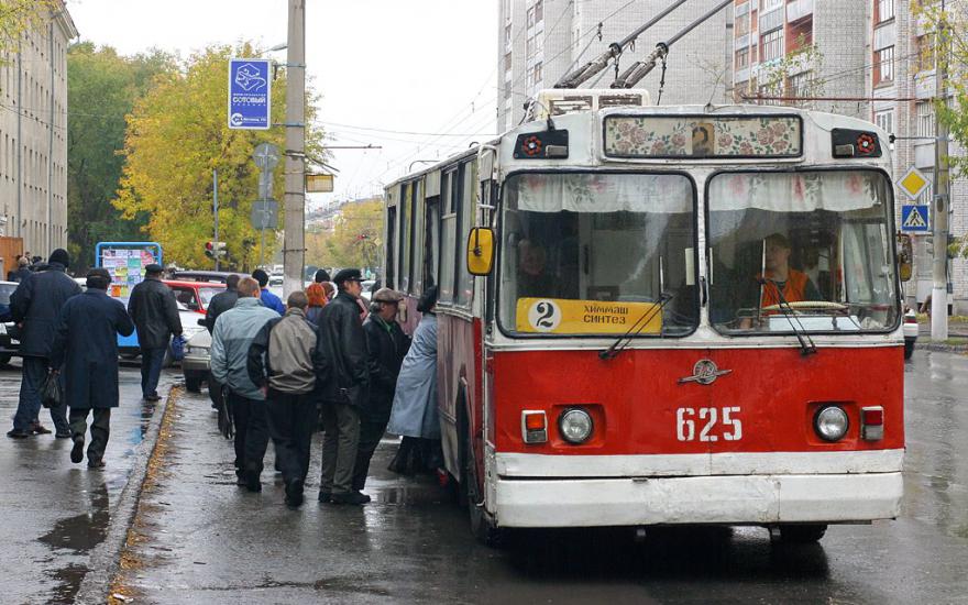Водителей курганских троллейбусов едва не довели до забастовки