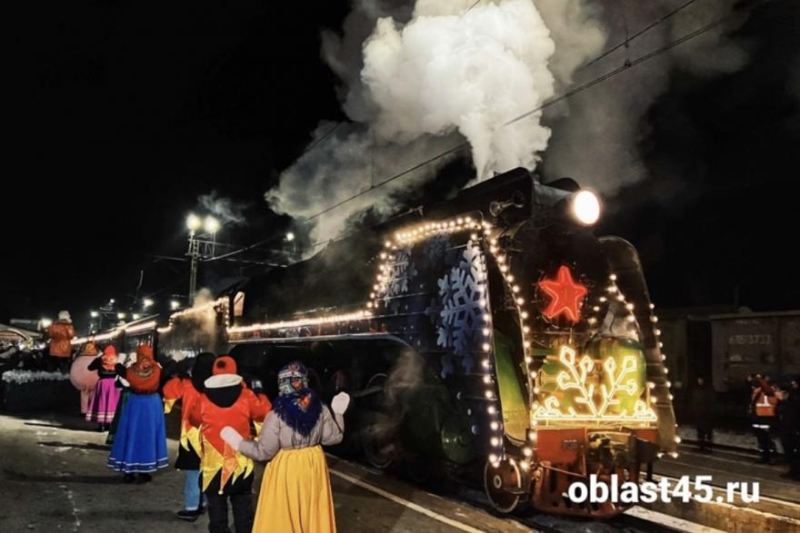 В Кургане проездом побывал всероссийский Дед Мороз 