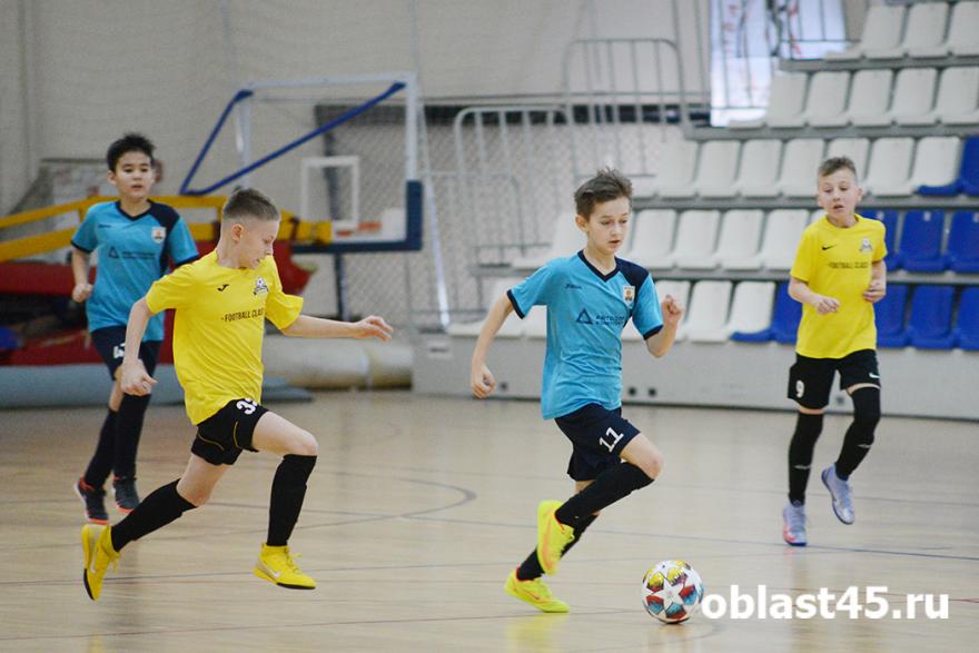 В спорткомплексе Кургана проходит первенство России по детскому мини-футболу