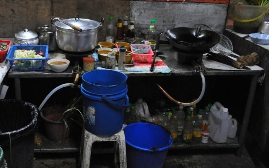 В Кургане закрыли закусочную за нарушение санитарных норм