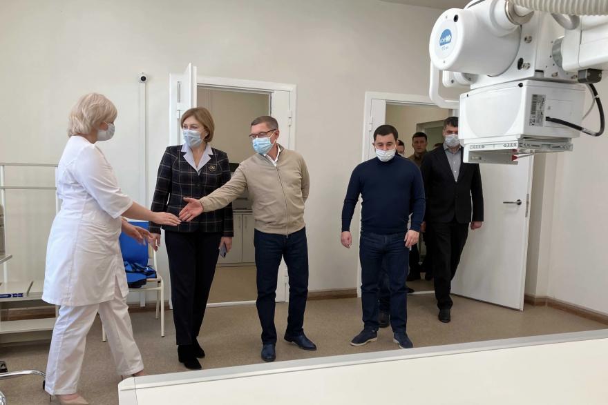 Замминистра строительства РФ посетил новую детскую поликлинику в Кургане