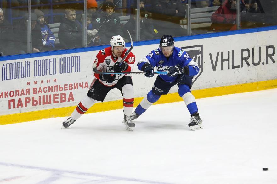 Курганские хоккеисты играют матч-реванш против альметьевского «Нефтяника»