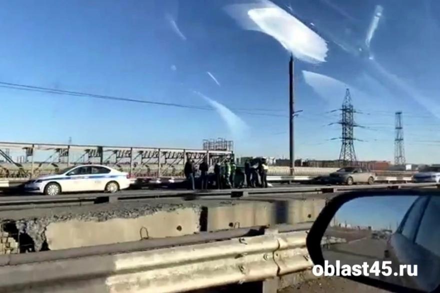 В Кургане на проспекте Голикова полицейские задержали подозрительного водителя