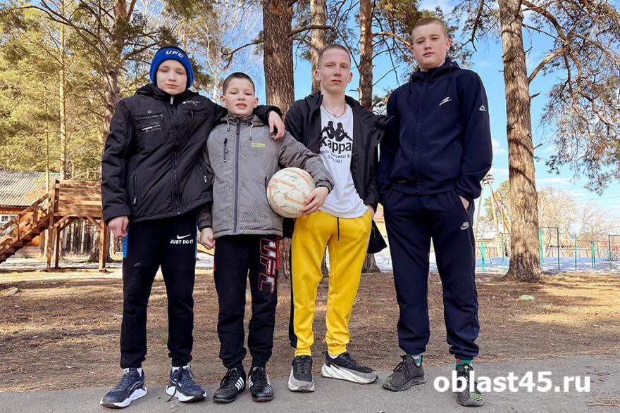 Курганская футбольная команда из детдома впервые сыграла в Екатеринбурге
