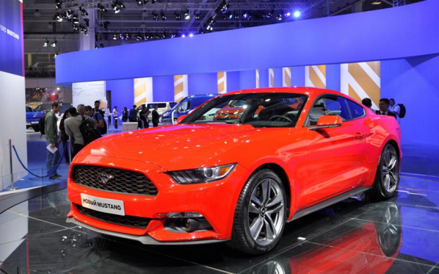 Ford Mustang приехал в Россию впервые за 50 лет. Старт продаж автомобиля намечен на следующий год