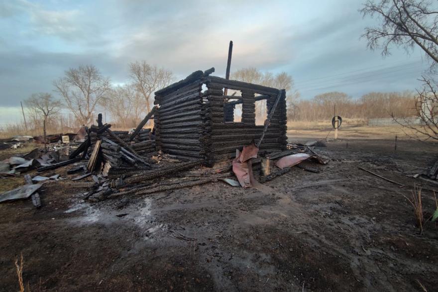 В Курганской области мужчина сгорел в собственном доме