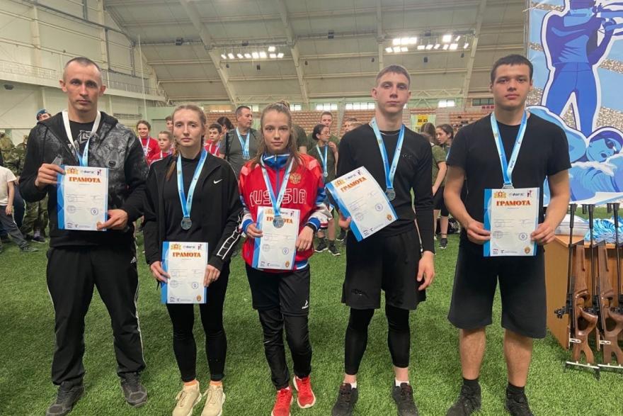 Курганские школьники завоевали биатлонное золото в Екатеринбурге 