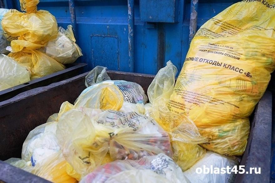 В зауральском городе жители задолжали 32 млн рублей за вывоз мусора