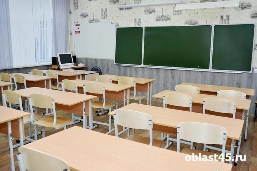В Екатеринбурге школьник на уроке выстрелил в одноклассника