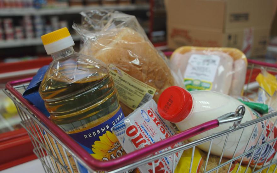 Жители Курганской области ежемесячно в среднем на покупку продуктов питания тратят 2673 рубля
