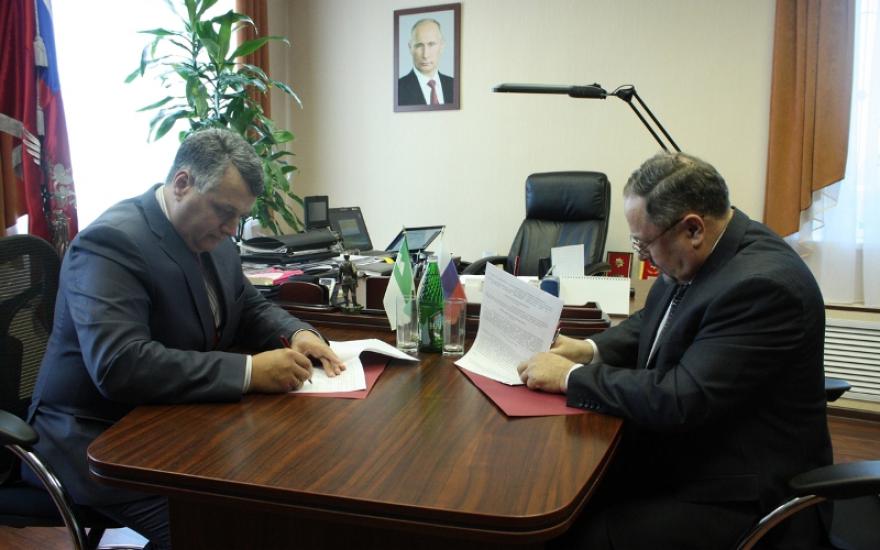 Бизнес и миграционная служба Зауралья подписали соглашение о взаимодействии
