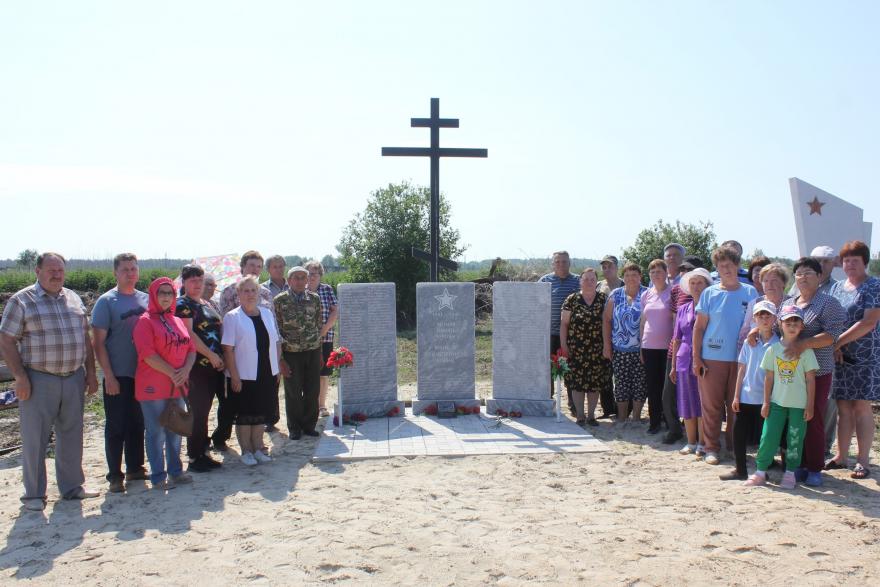 В Шатровском округе открыли мемориал воинам Великой Отечественной войны
