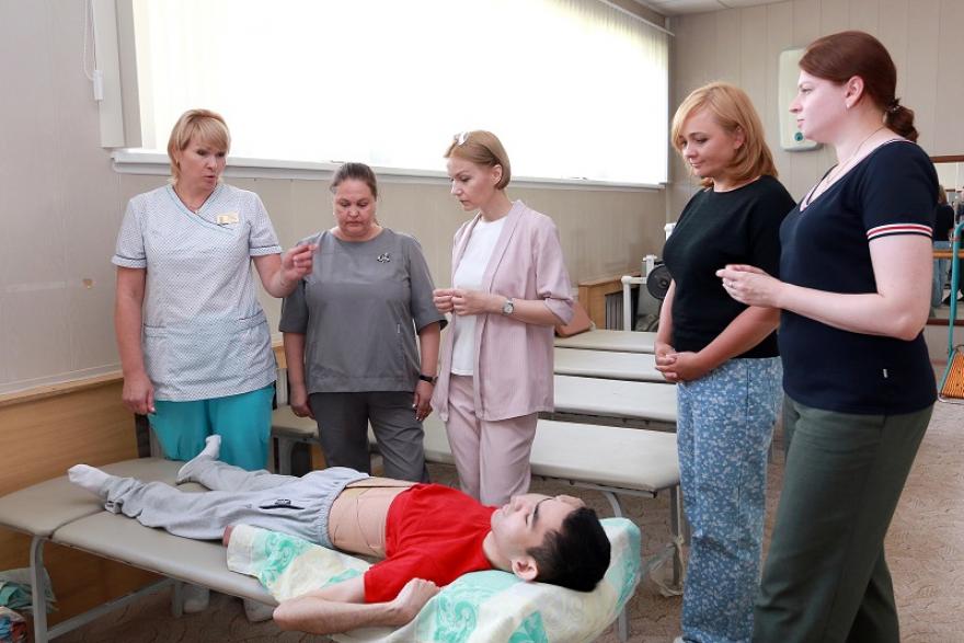 Московские врачи приехали поучиться у курганских специалистов Центра Илизарова