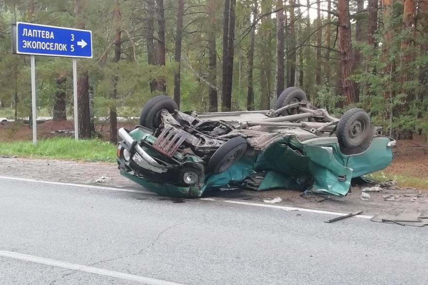 Пенсионеры-грибники на «Москвиче» погибли в аварии на трассе Курганской области