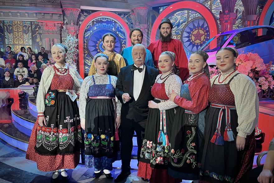 Курганский ансамбль «Цветень» вновь открывает популярное российское телешоу