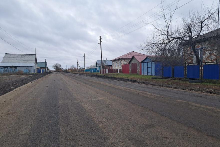 В селе Ровная досрочно завершили ремонт дороги