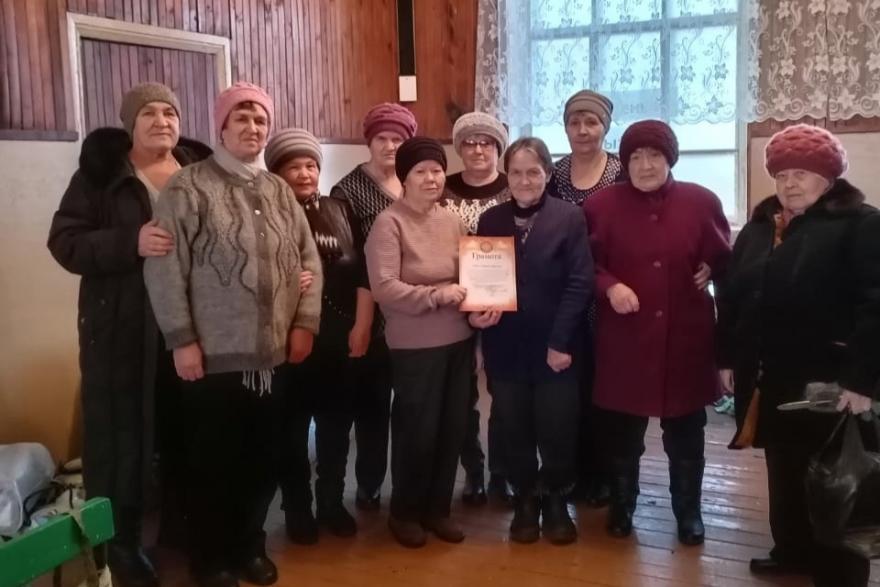 Далматовские «серебряные волонтёры» получили полковую грамоту с СВО