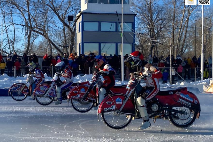 В Шадринске стартовал полуфинал мотогонок на льду