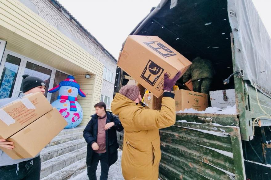 Зауральцы отправили праздничную гуманитарку для подшефной бригады на СВО