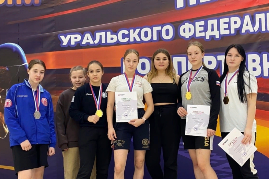 Зауральские спортсменки стали призёрами по вольной женской борьбе 