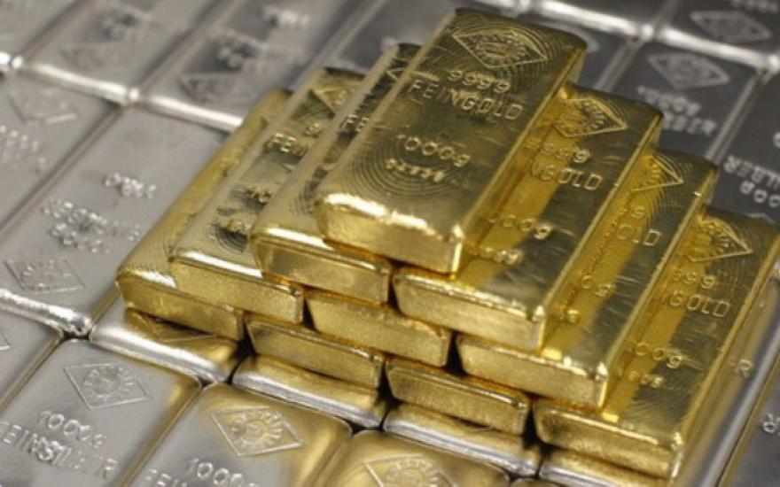 На рынке драгоценных металлов кризис: падают цены на золото и серебро